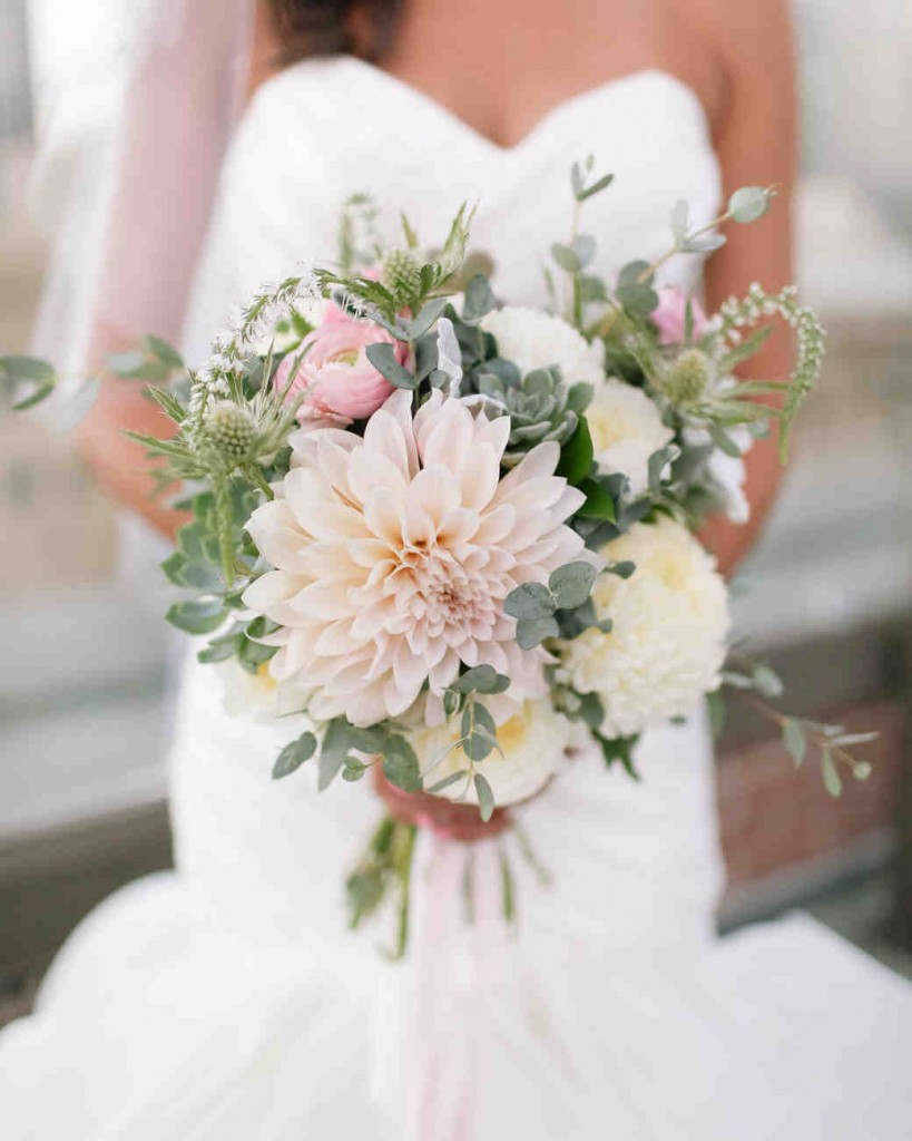 bouquet dalia mazzo di fiori sposa matrimonio estivo fiori